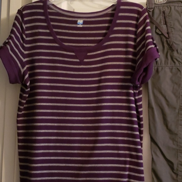 SB Active Shirt and Cargo Capri - Picture 2 of 6